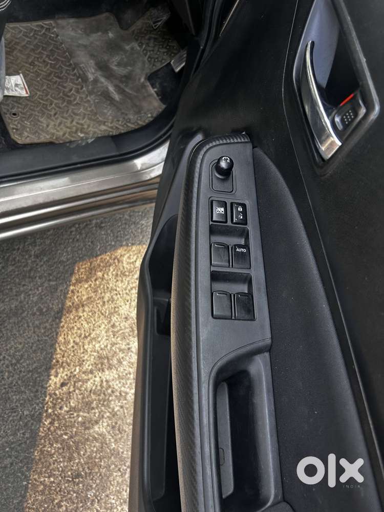 Maruti Suzuki Swift 1.2 Vxi (o), 2024, Petrol