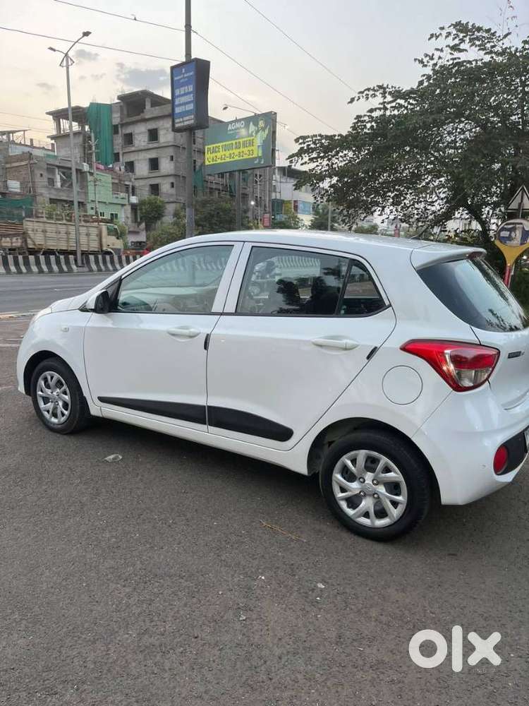 Hyundai Grand I10 Sportz Edition, 2017, Petrol