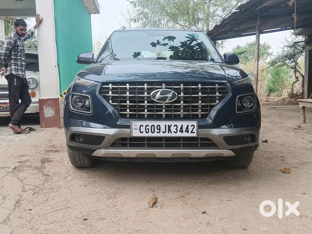 Hyundai Venue 2021 Petrol Well Maintained