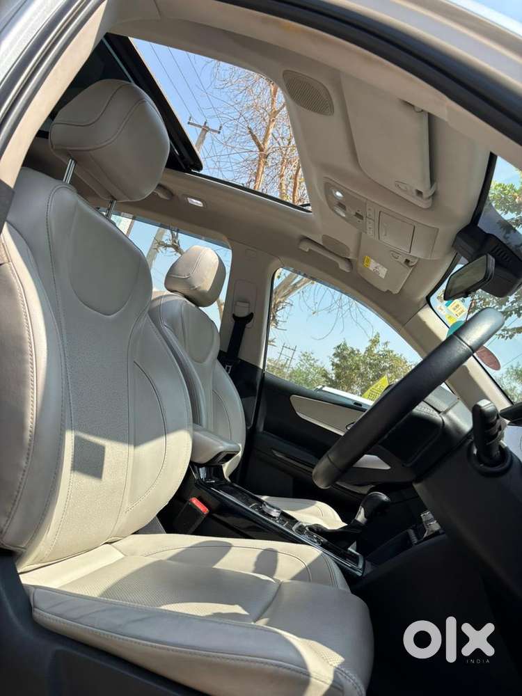 Mahindra Xuv700 2.2 Ax 7 Diesel At Luxury Pack Str, 2022, Diesel