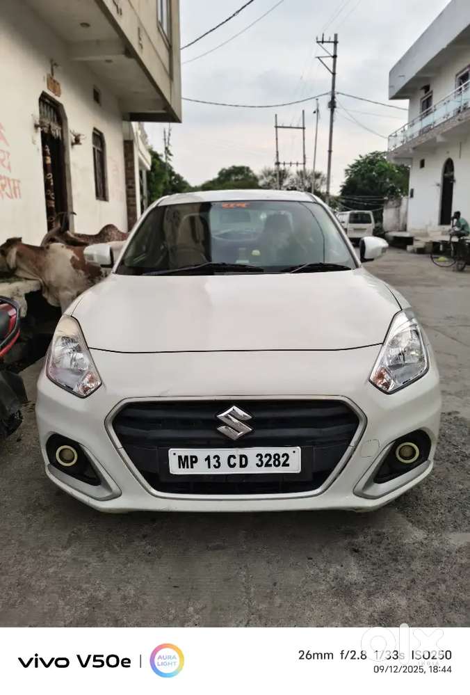 गाड़ी एक दम कड़क है गाड़ी में Lpg लगा हुवा है