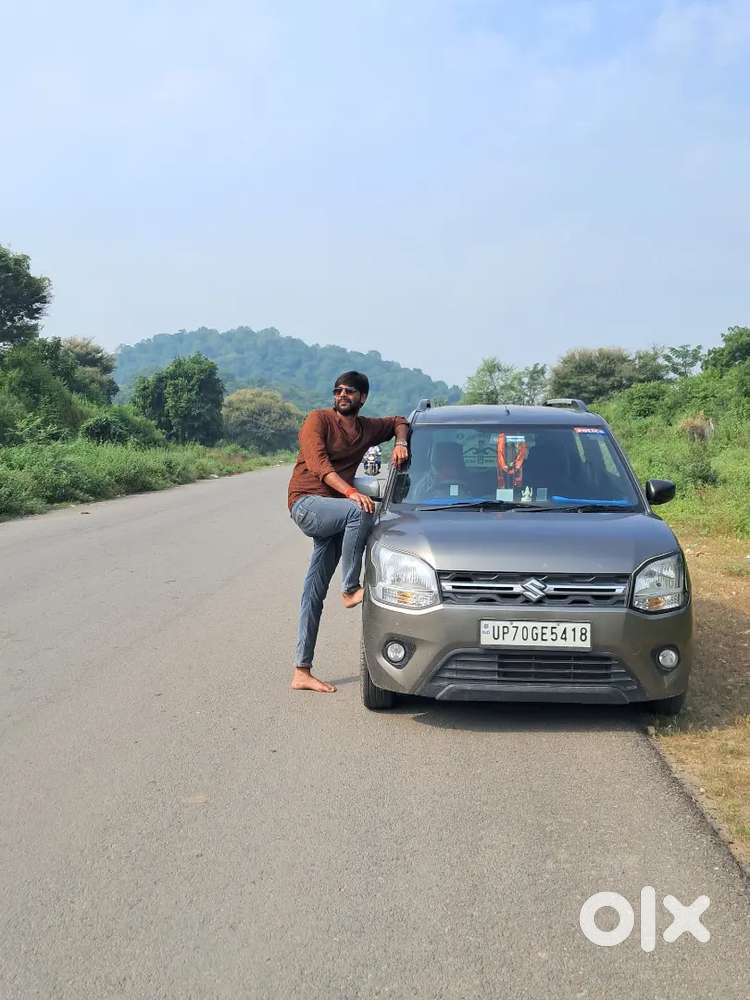 कार एकदम नई है और Full वारिन्ट मे है