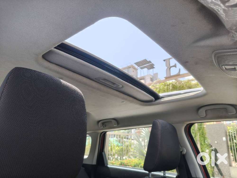Maruti Suzuki Brezza 1.5 Zxi At Smart Hybrid, 2022, Petrol