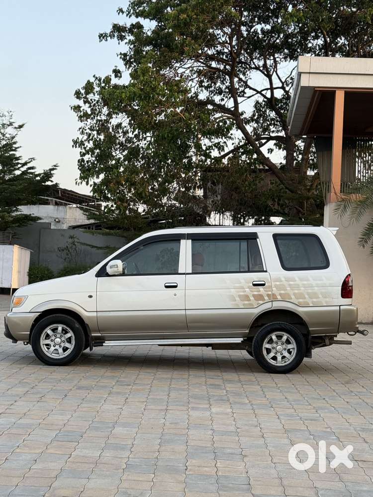 Chevrolet Tavera 2012-2017 Neo 3 Lt 8 Seats Bsiv, 2014, Diesel