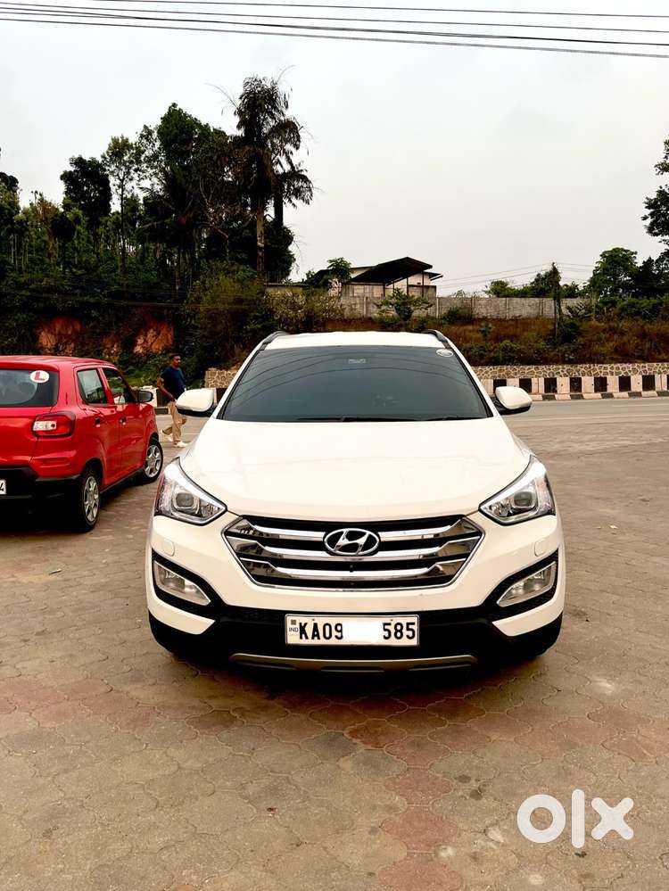 Very Neatly Maintained Hyundai Santa Fe