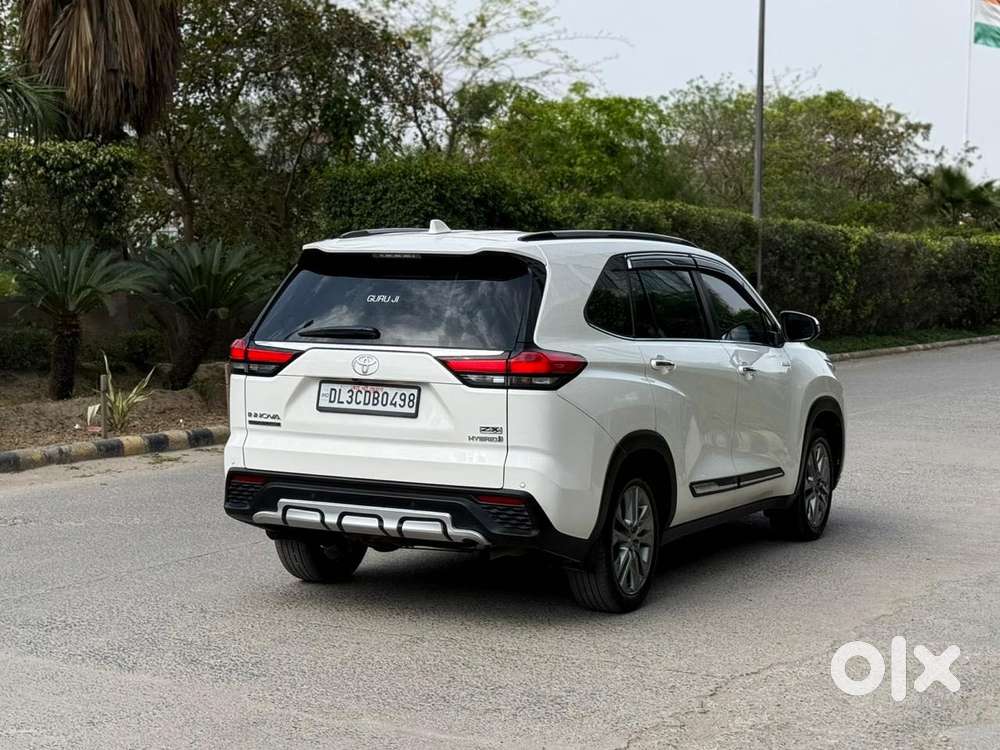 Toyota Innova Hycross 2.0 Zx Hybrid 7 Str, 2024, Petrol