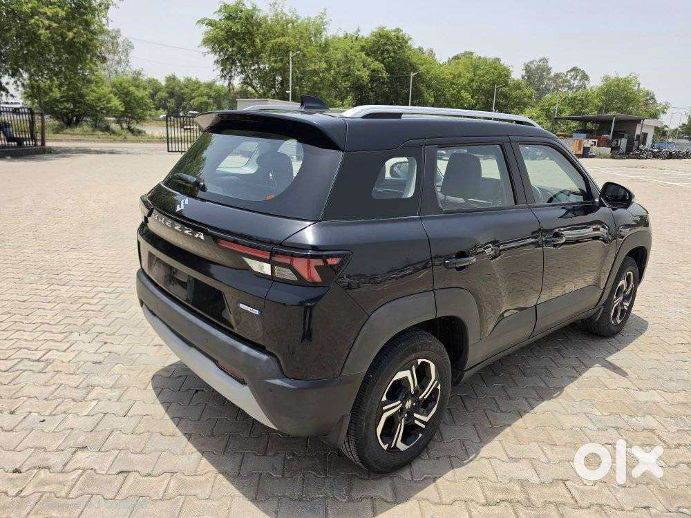 Maruti Suzuki Brezza 1.5 Zxi At Smart Hybrid Dual Tone, 2025, Petrol