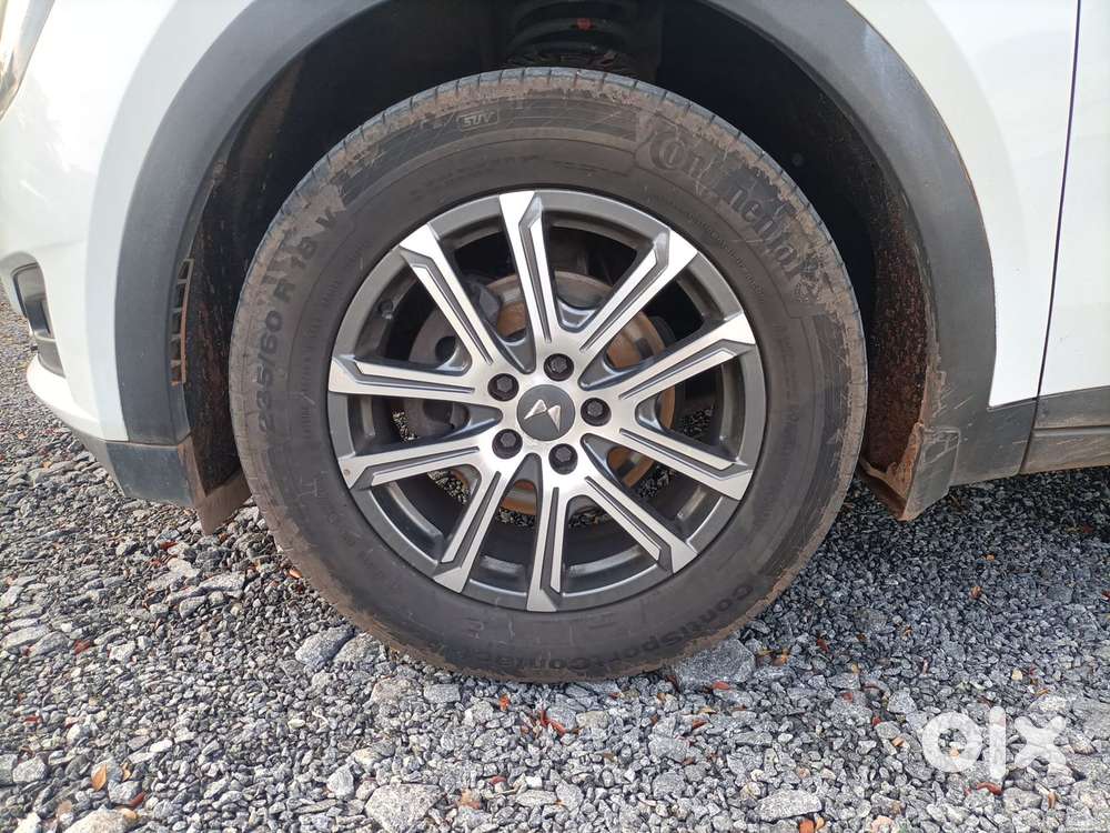 Mahindra Xuv700 2.0 Ax 7 Petrol At Str, 2021, Petrol
