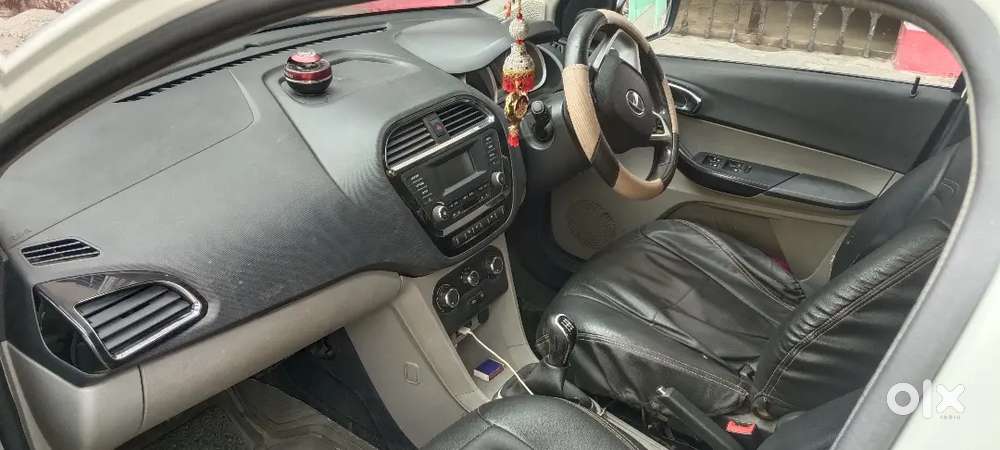 Very Good Looking Scrachless Car