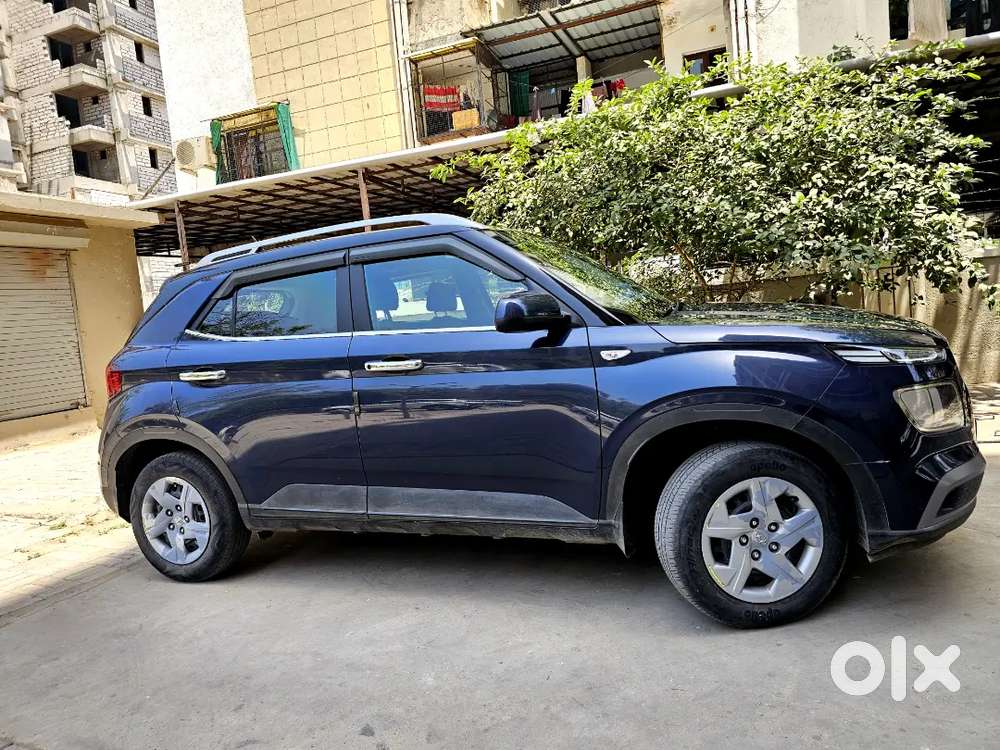 Hyundai Venue 2022 Petrol Well Maintained