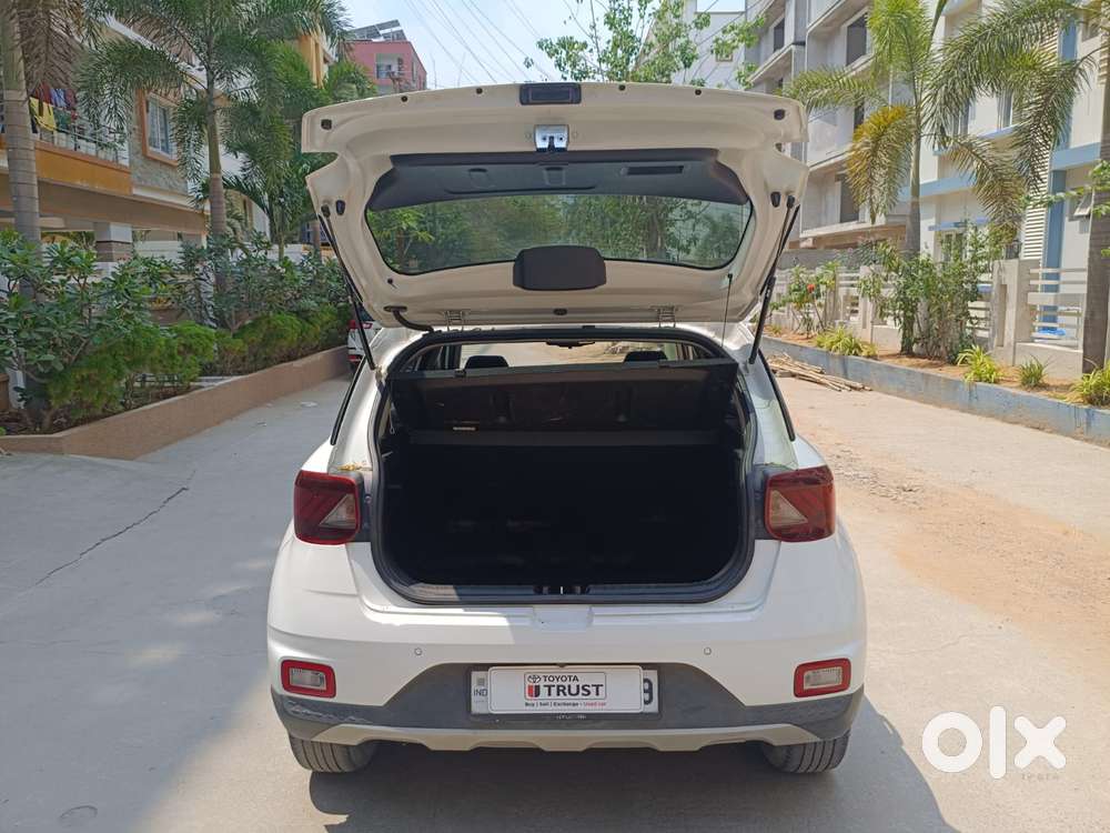 Hyundai Venue Sx+ At, 2021, Petrol