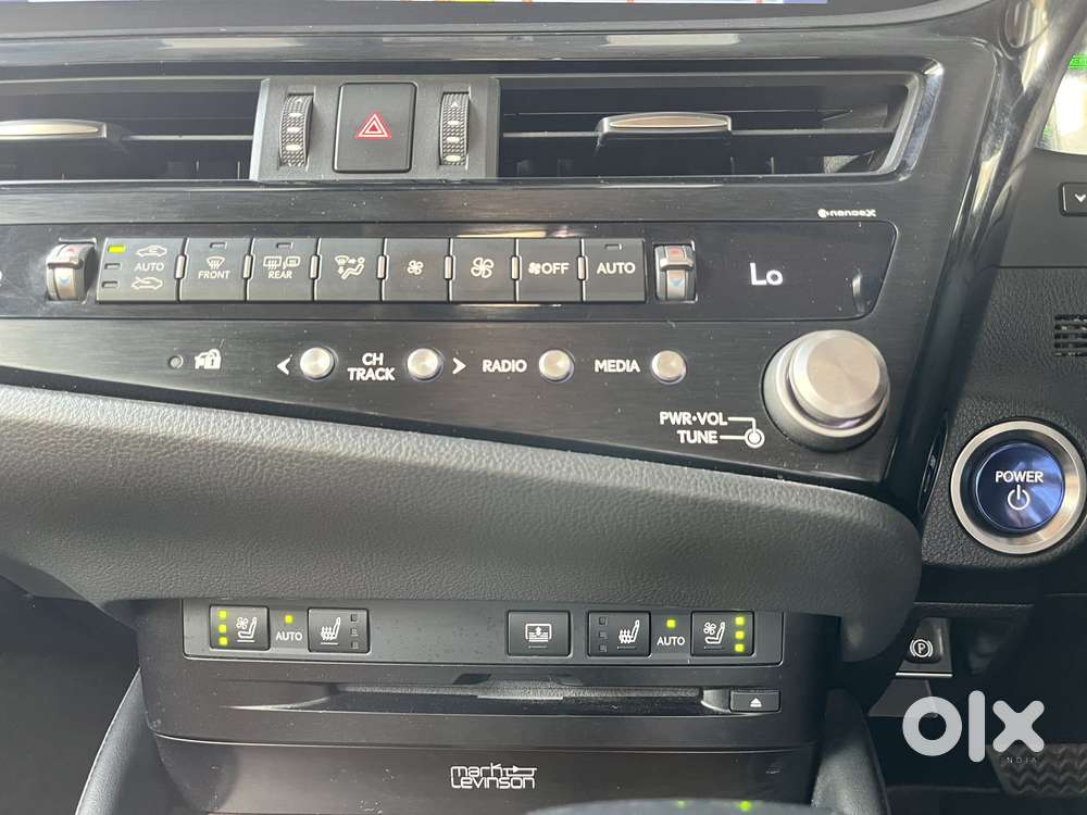 Lexus Es 300h Luxury, 2022, Cng & Hybrids