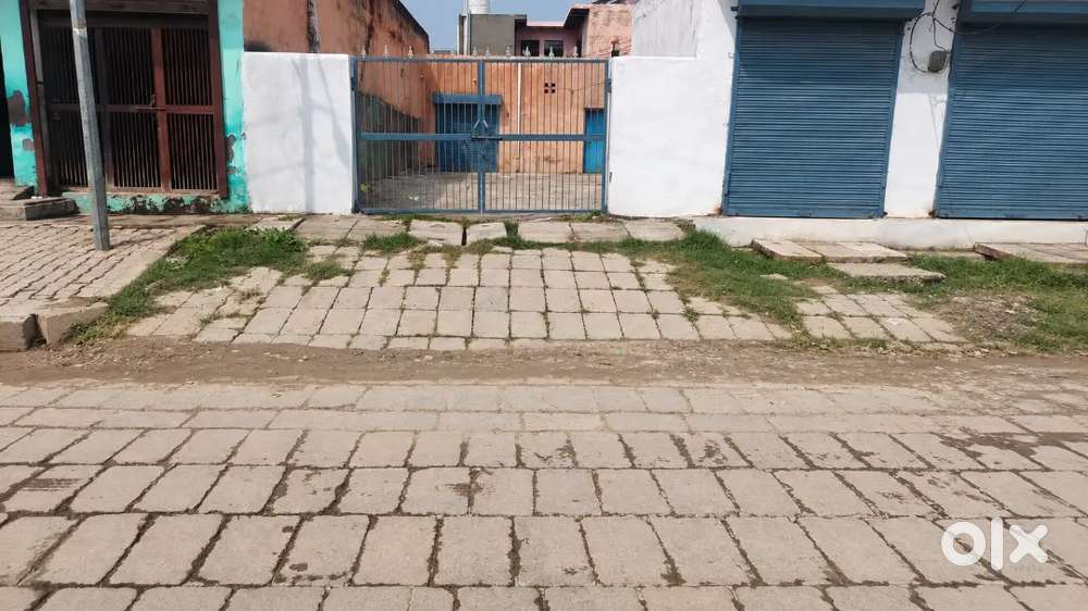 Shop + Room + Large Open Space for Rent  On Road