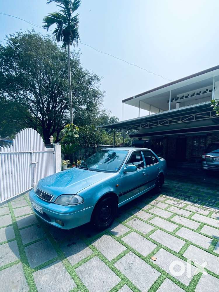 Maruti Suzuki Esteem Petrol Manual 2002