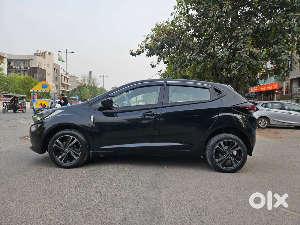 Tata Altroz 1.2 Xz Plus Dark Edition, 2022, Petrol