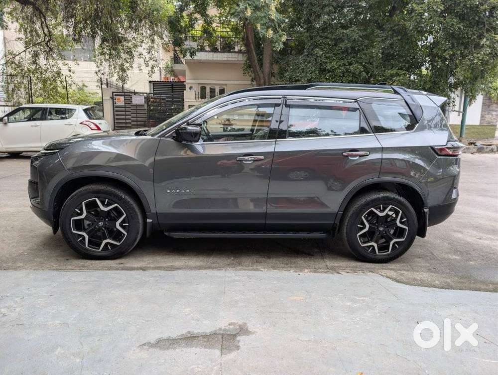 Tata Safari Accomplished X Plus 7 Str Stealth Edition At, 2025, Dies..