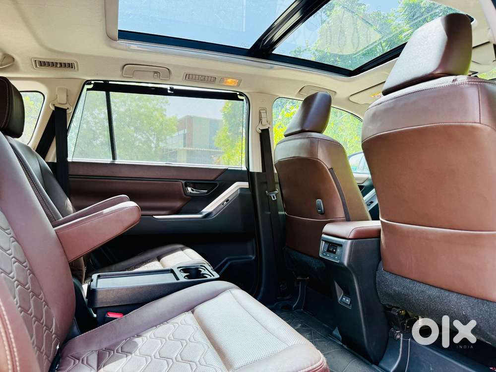 Toyota Innova Hycross 2.0 Zx Hybrid 7 Str, 2025, Petrol