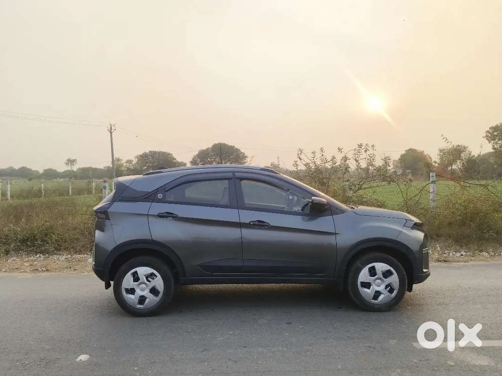 Tata Nexon 2024 Petrol Well Maintained
