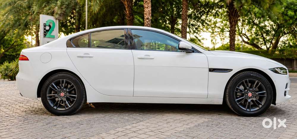 Jaguar Xe Pure, 2021, Petrol