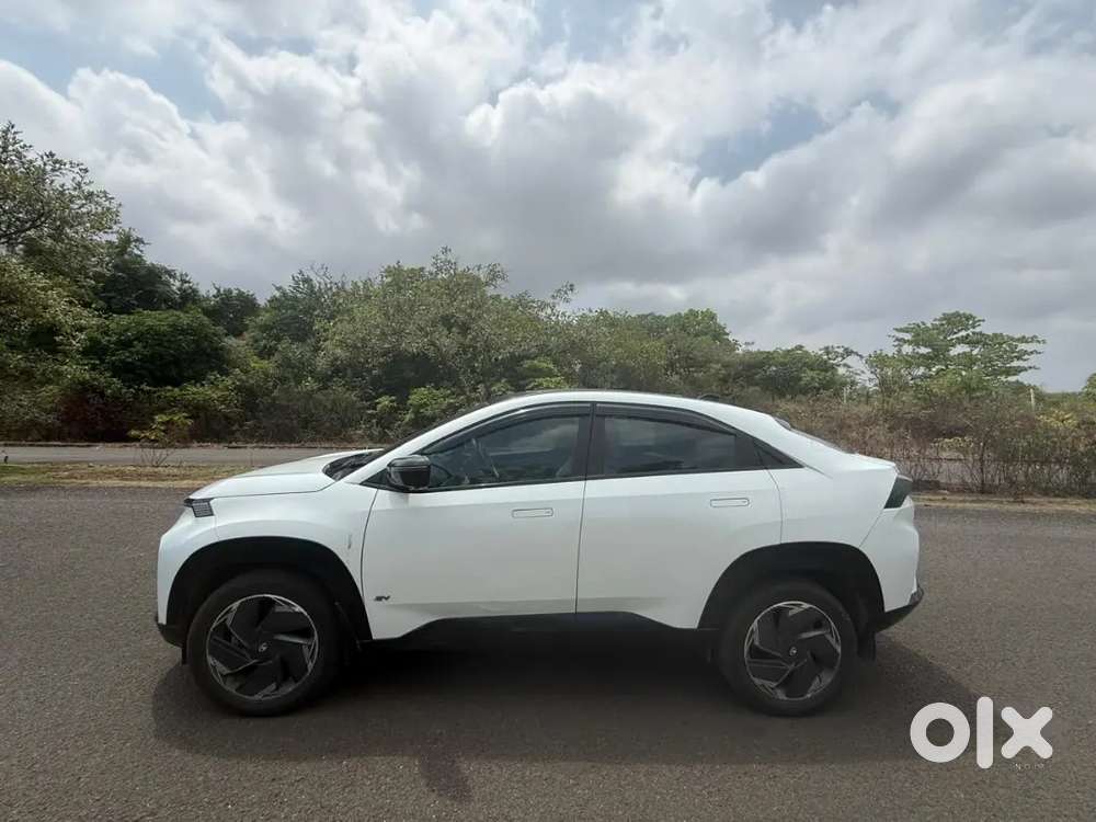 Tata Curvv Ev 2025 Electric 26000 Km Driven