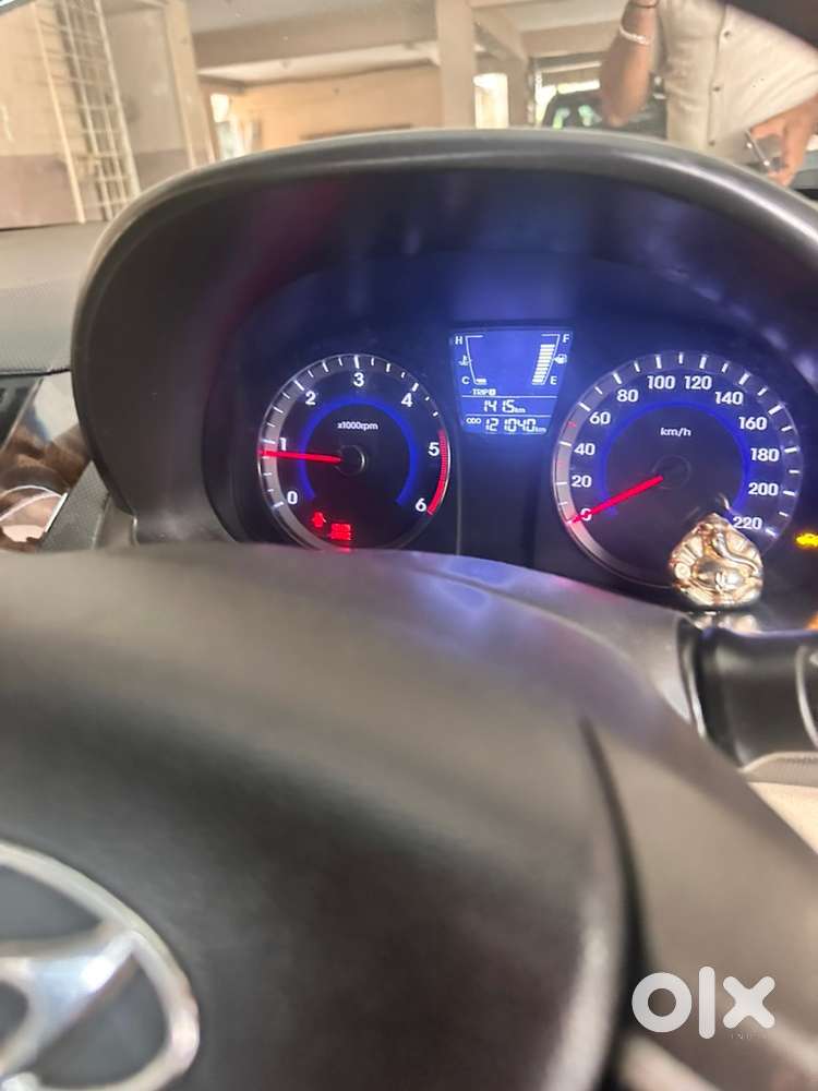 Hyundai Fluidic Verna 2012