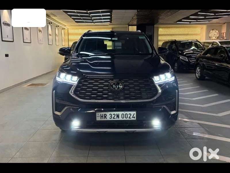 Toyota Innova Hycross 2.0 Zx (o) Hybrid 7 Str, 2024, Petrol