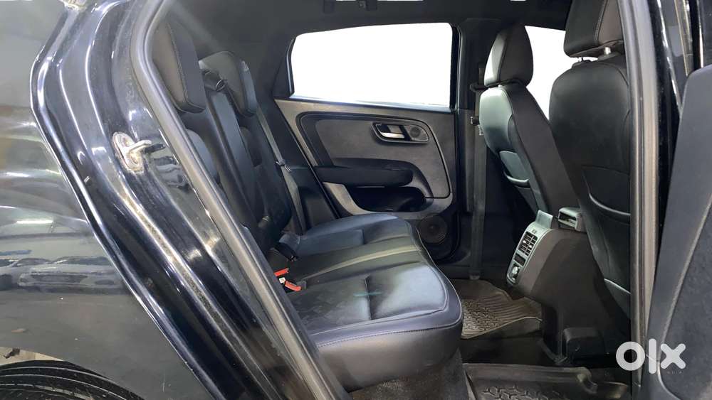 Tata Altroz 1.2 Xza Plus Dark Edition Dct, 2022, Petrol