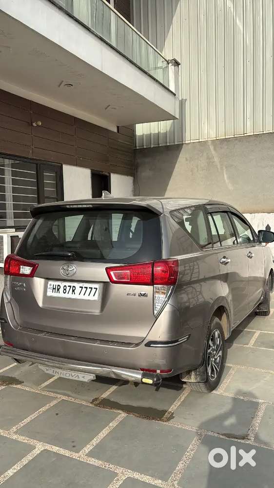 Toyota Innova 2022 Diesel Well Maintained ,non Accidental,new Tyre New