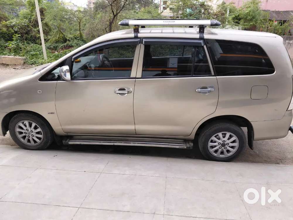 Toyota Innova. 82485.   48359