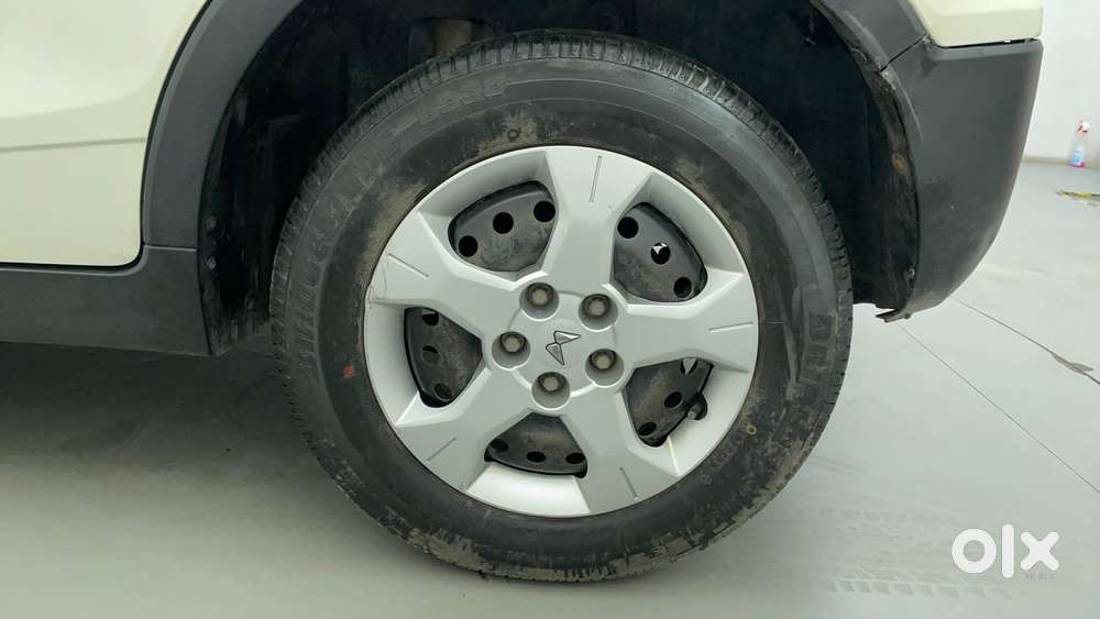 Mahindra Xuv300 1.2 W6 Amt Petrol, 2023, Petrol