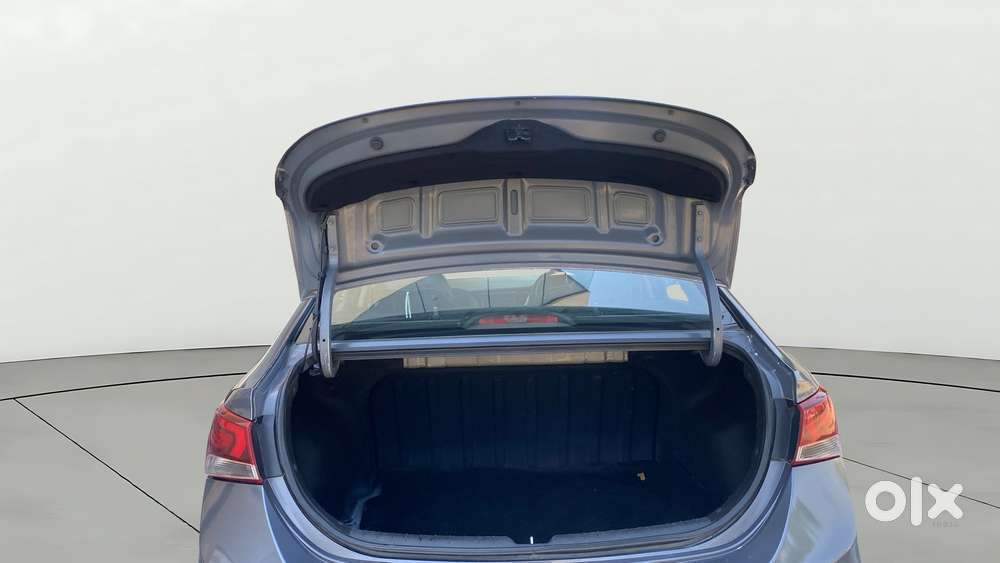 Hyundai Verna 1.6 Sx (o) Vtvt At, 2017, Petrol