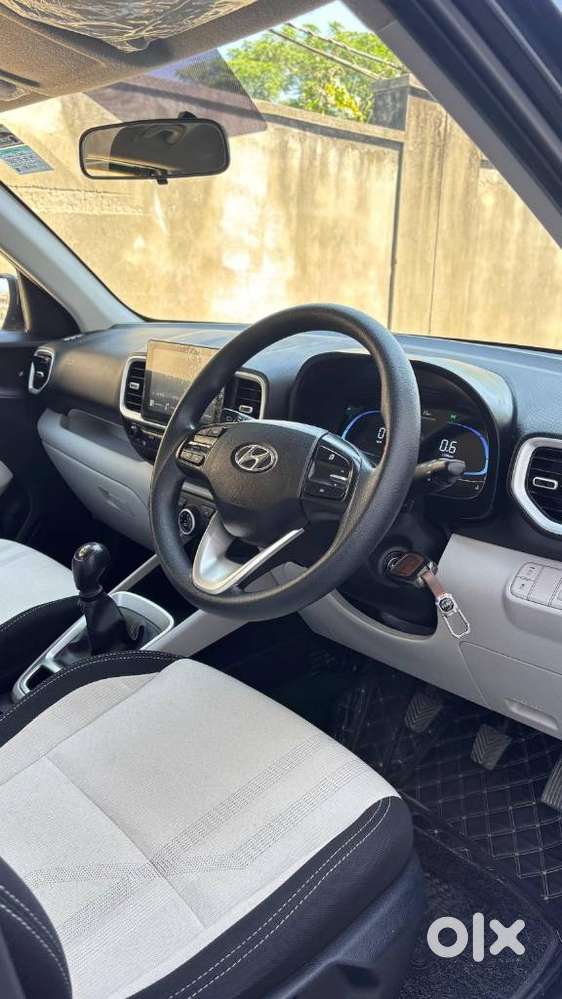 Hyundai Venue, 2025, Petrol