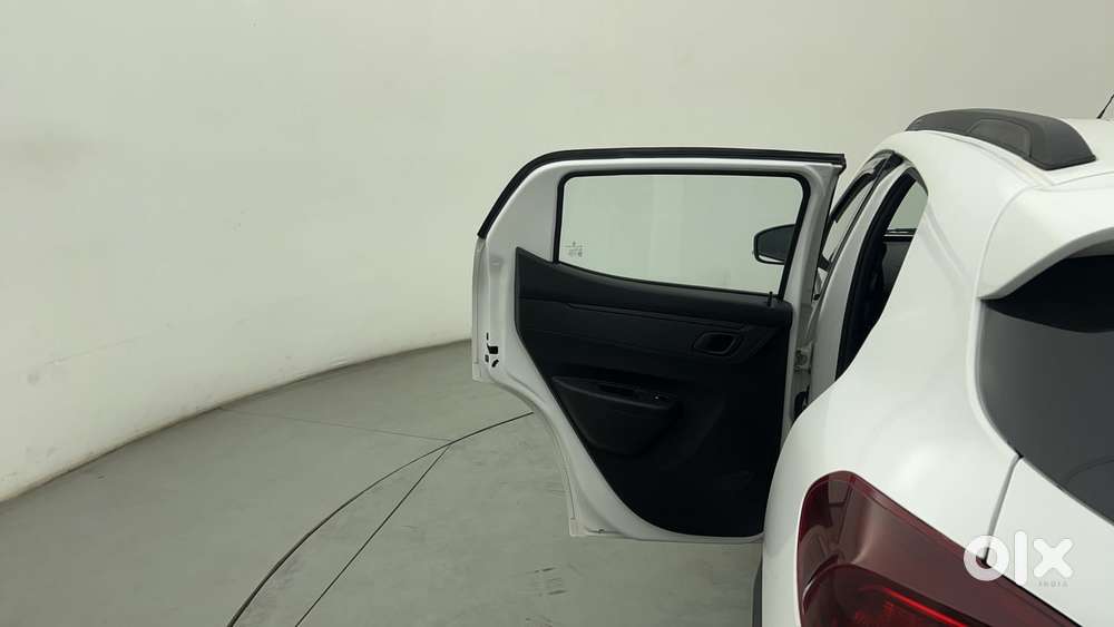 Renault Kwid 1.0 Rxt Amt, 2023, Petrol