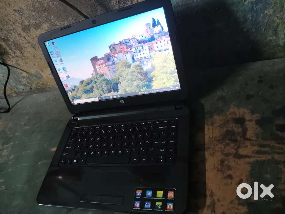 Hp core i3 Laptop 4th zen / 8gb ram / all ok condition