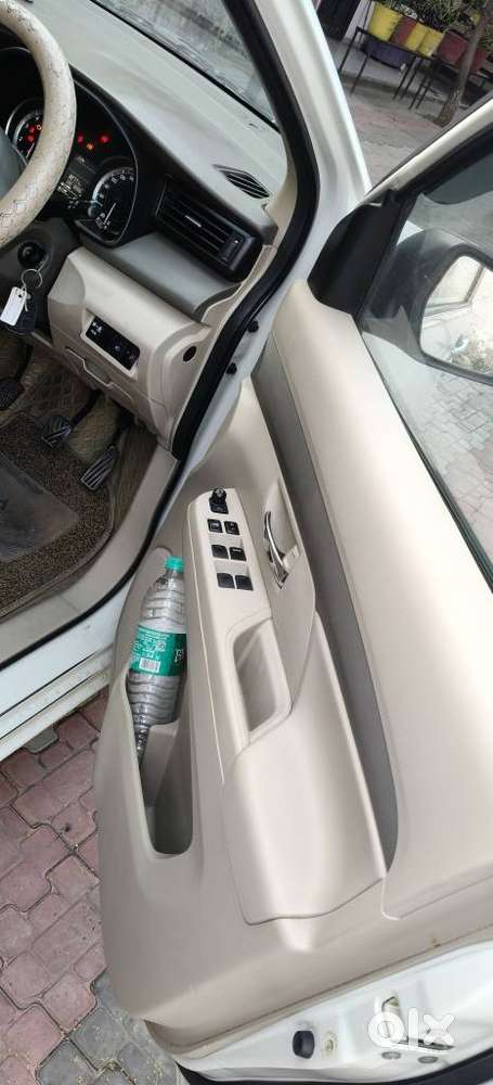 Maruti Suzuki Ertiga 2022-2023 Vxi Cng, 2022, Cng & Hybrids