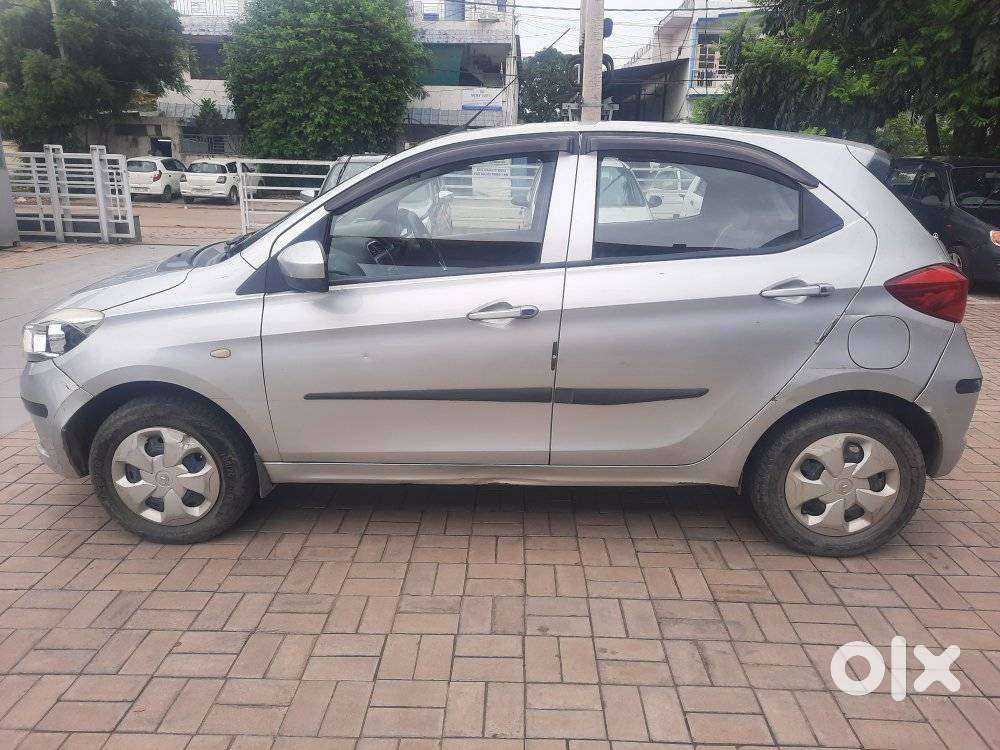 Tata Tiago 1.2 Revotron Xt Option, 2017, Petrol