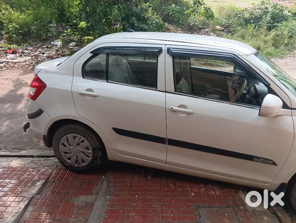 Maruti Suzuki Dzire 2015 Lxi, Cng