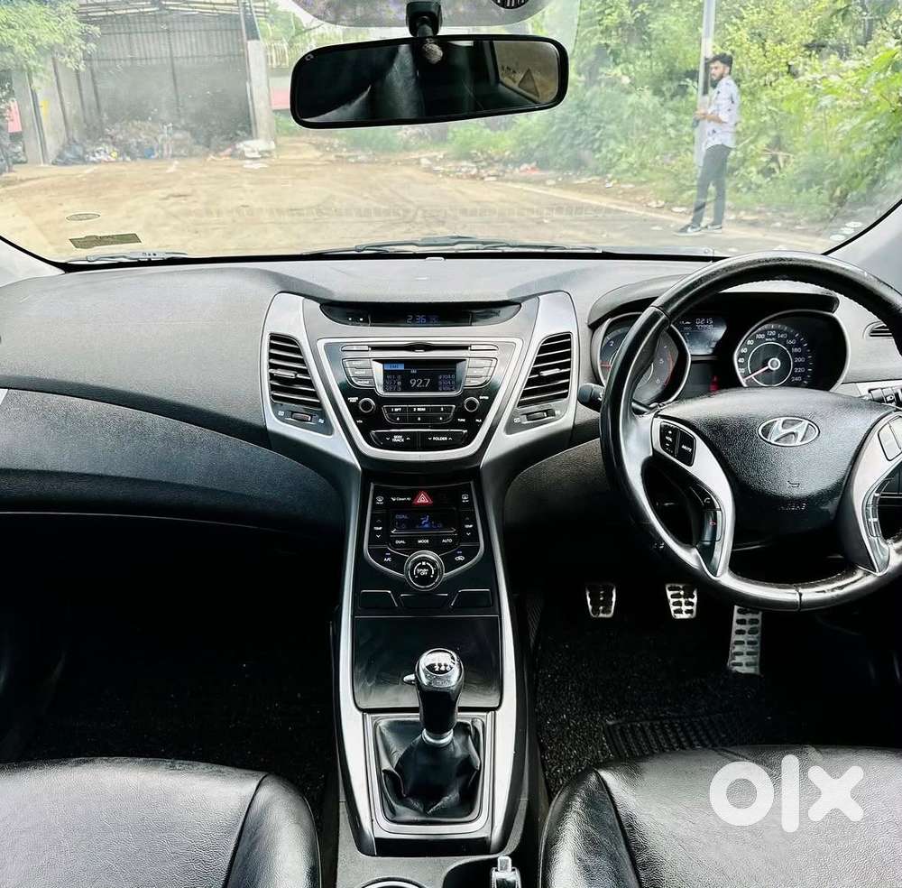 Hyundai Elantra 1.8 Sx Mt, 2015, Petrol