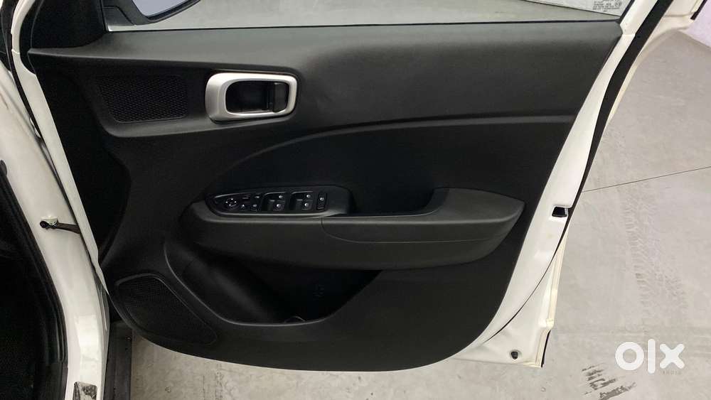 Hyundai Venue 1.2 S Plus, 2022, Petrol
