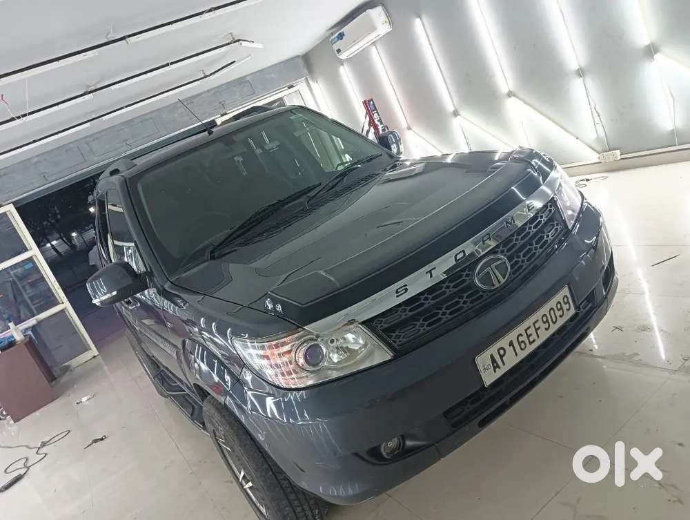 Tata Safari Storme 2017