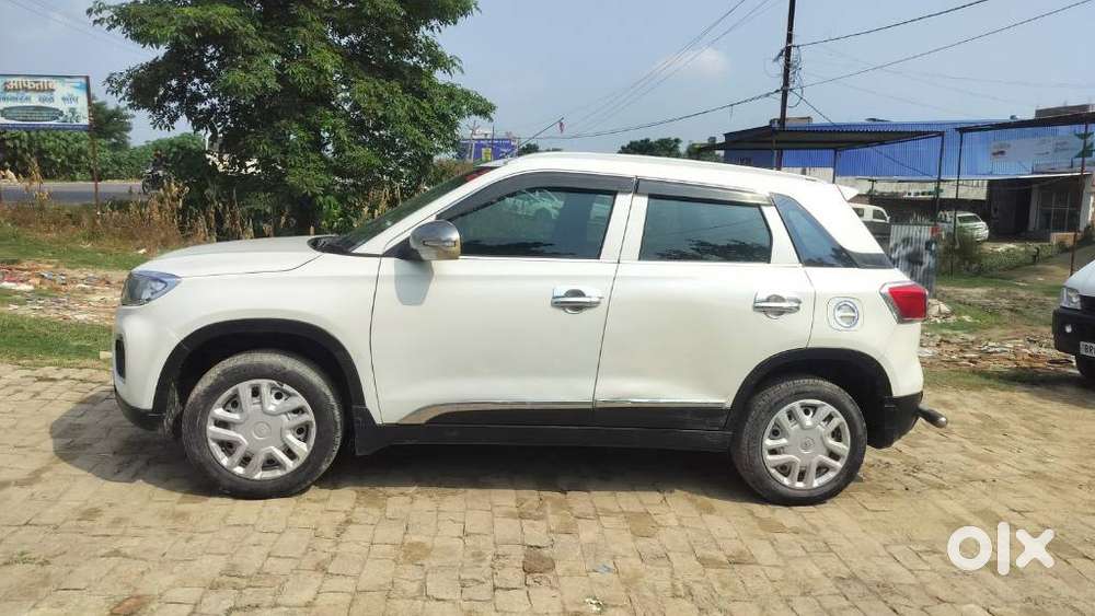 Maruti Suzuki Brezza 1.5 Vxi Smart Hybrid, 2022, Petrol
