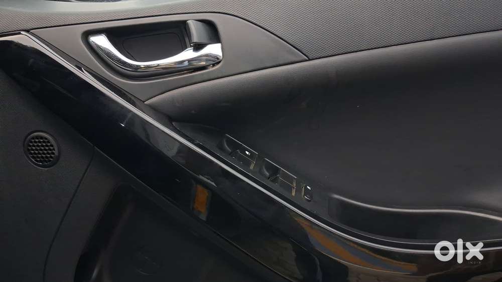 Tata Nexon Fearless Plus S Purple 1.5 Revotorq Diesel 6amt Dual Tone..