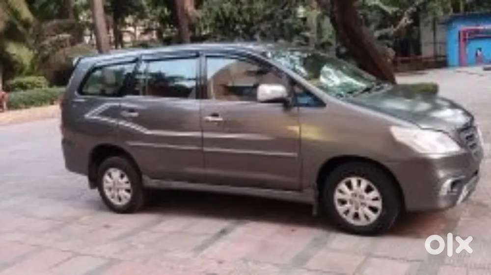 Toyota Innova 2.5v 2009 Model