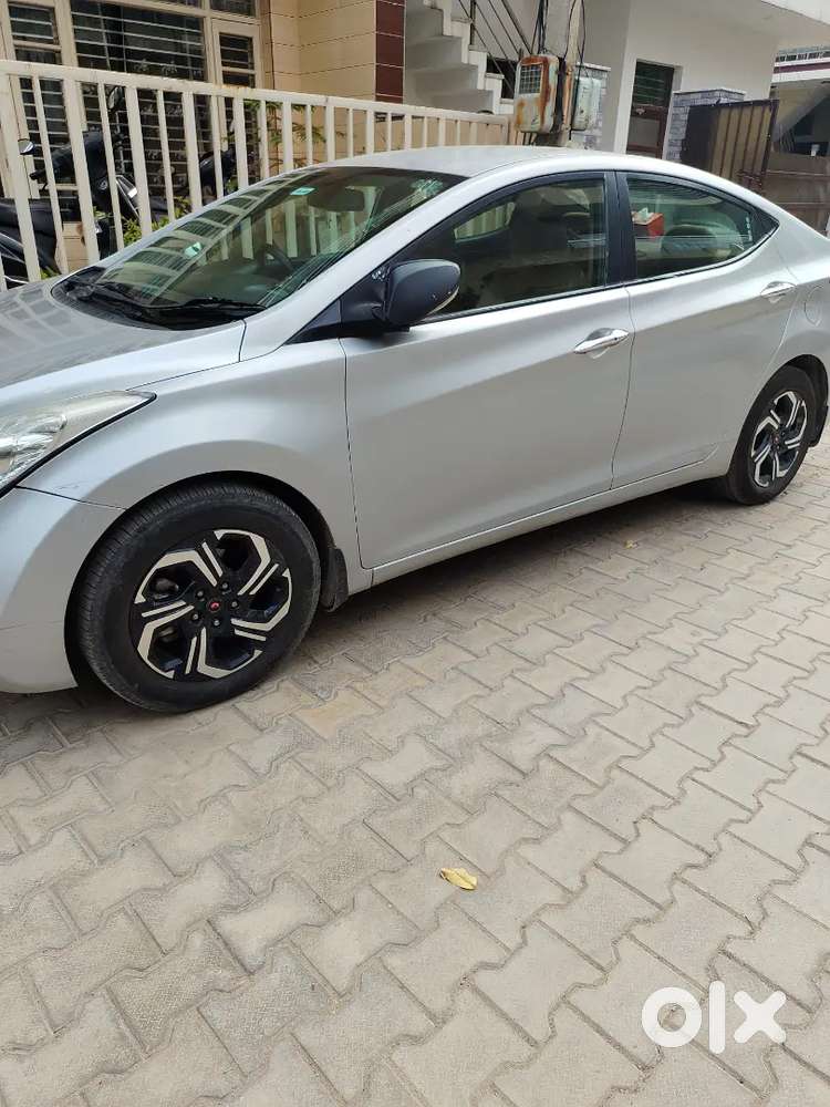 Hyundai New Elantra 2012