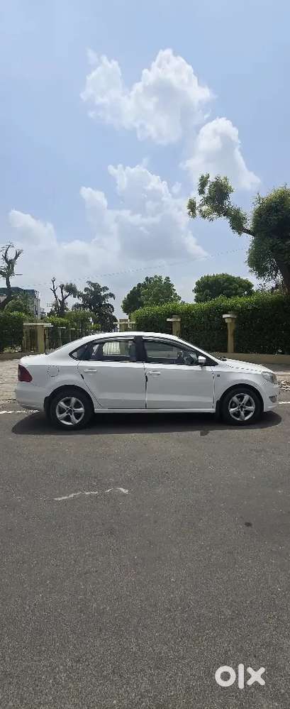 Skoda Rapid 1.6 Amb Mt  2014 Diesel With 20-22 Milage