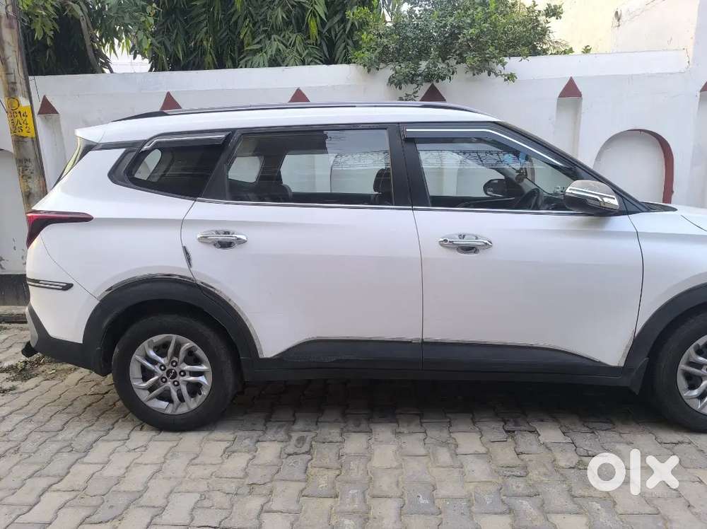 Kia Carens 2023 Diesel 128000 Km Driven