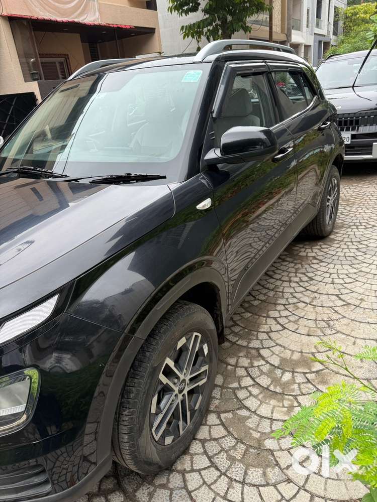 Hyundai Venue Petrol Manual 2023