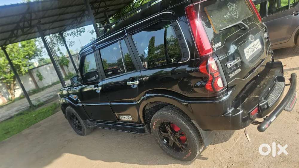 Mahindra Scorpio 2016