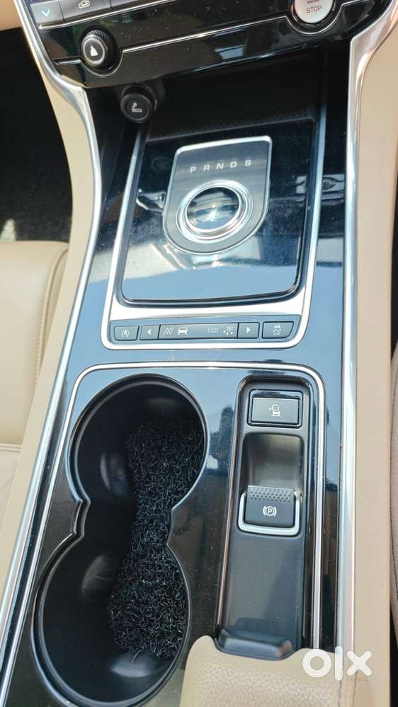Jaguar Xe Prestige, 2016, Petrol