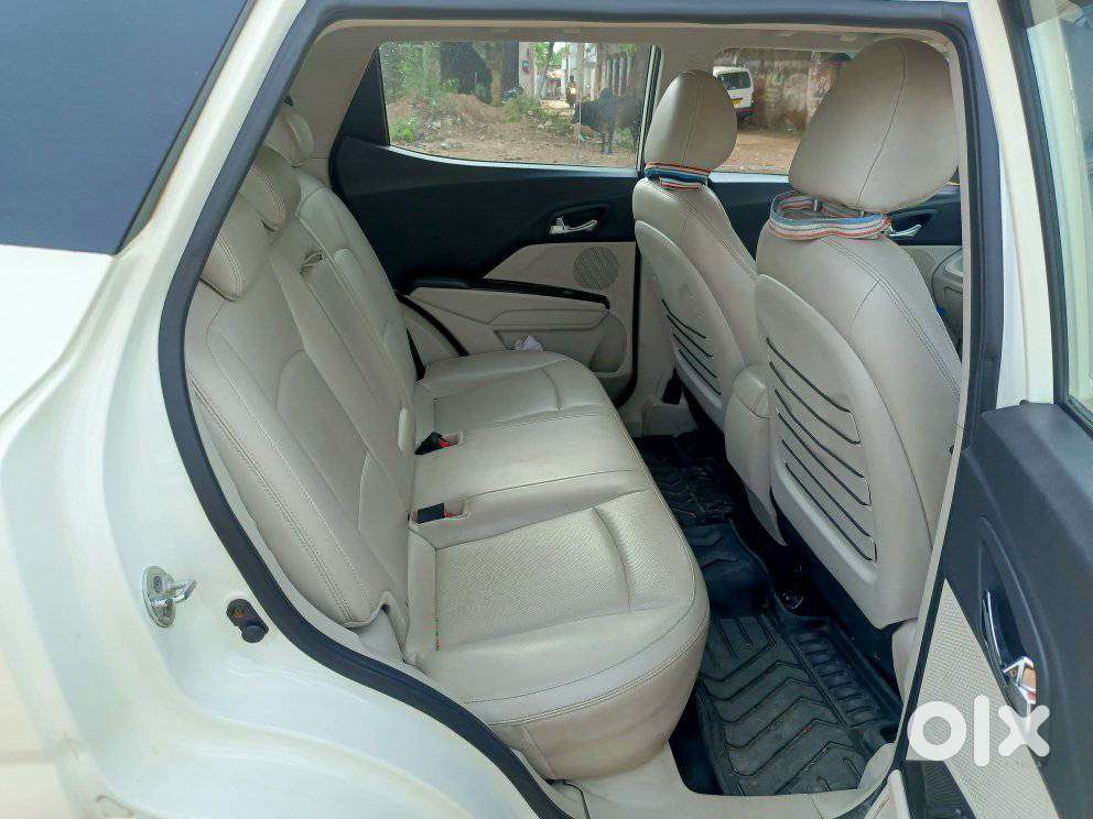 Mahindra Xuv300 W8 Amt Optional Diesel, 2023, Diesel
